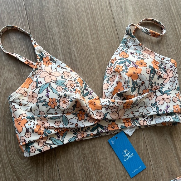 Cupshe women’s Floral Print Bikini Set - Orange and Cream toe piece set Small - Picture 5 of 7